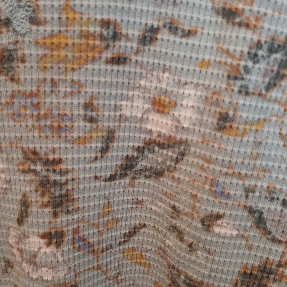 Knox Rose Long-Sleeve Thermal Knit Top; Women's Size Large: Sage Green w/Floral - Picture 3 of 4